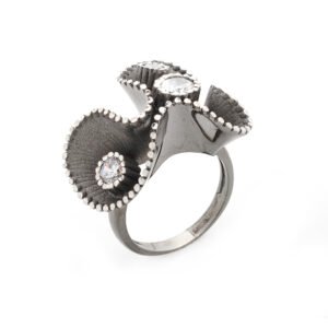 grey flower silver ring roberto bravo